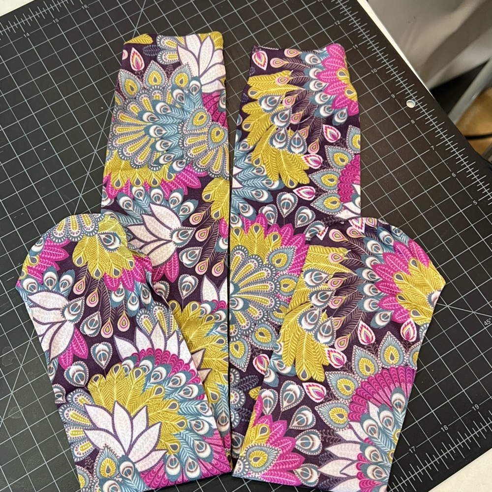 2 for $10 EUC Cool trouser socks/knee highs - Picture 3 of 3